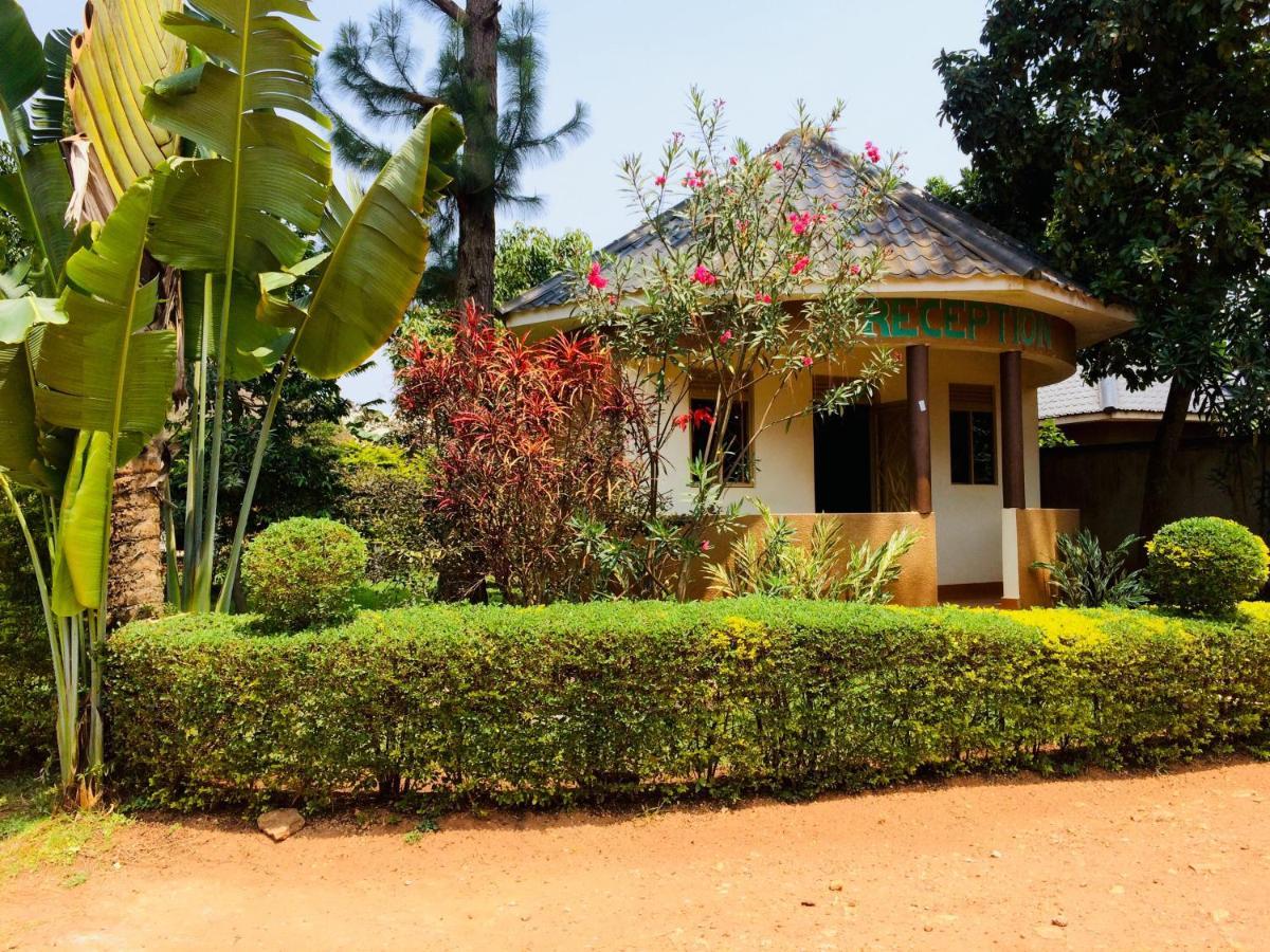 Kaz Garden Cottages Entebbe Eksteriør bilde