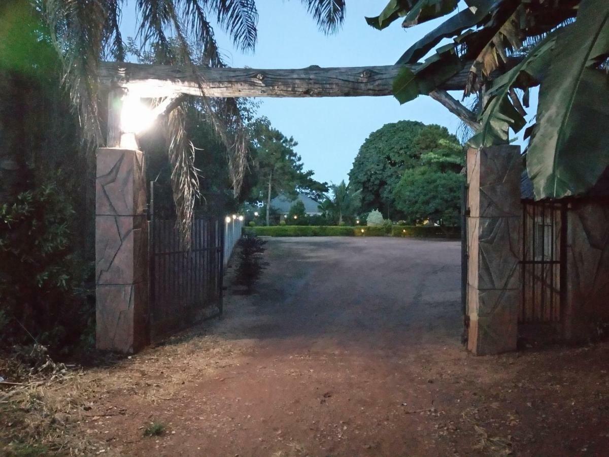 Kaz Garden Cottages Entebbe Eksteriør bilde