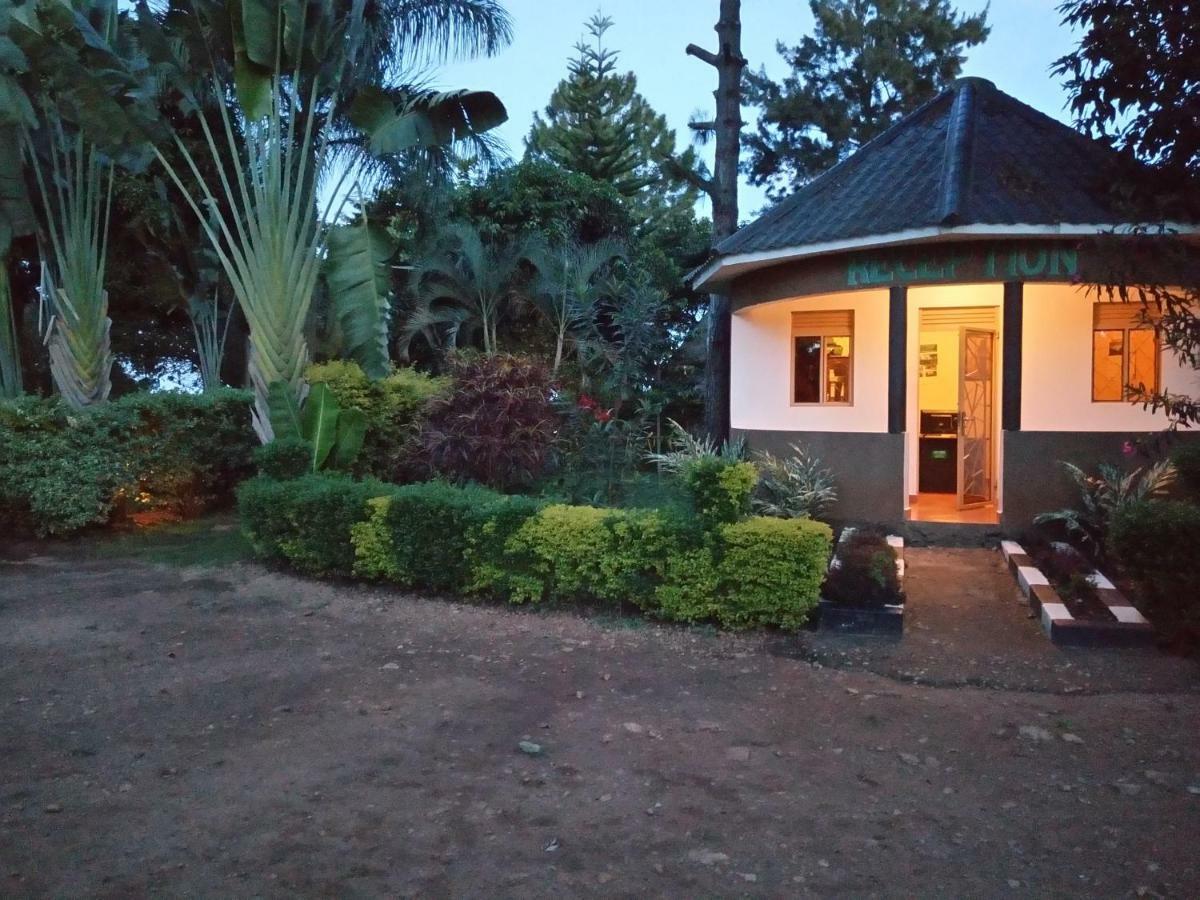 Kaz Garden Cottages Entebbe Eksteriør bilde